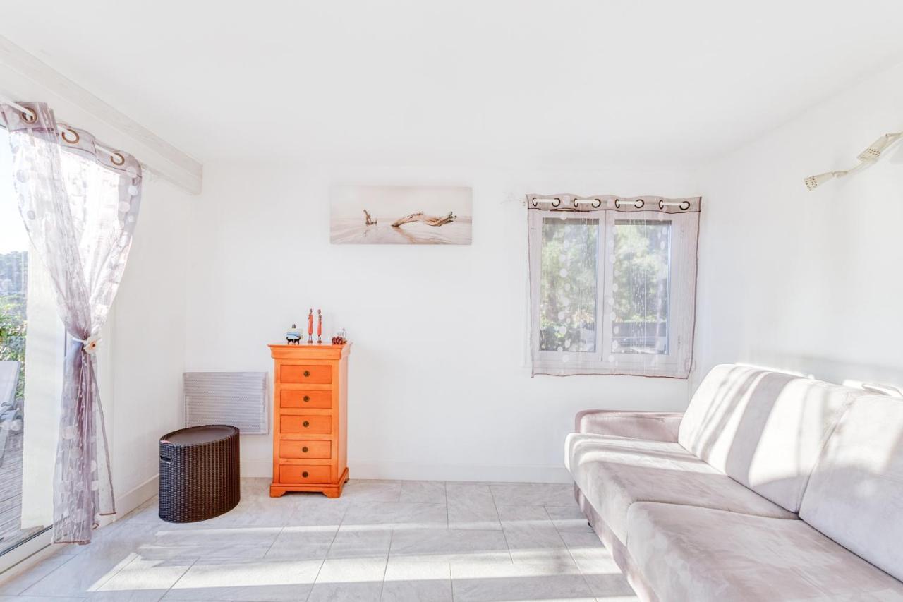 Beau T3 Au Mont Des Oiseaux Apartment Hyères Екстериор снимка